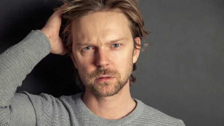 Hochsensibilität und Hormone bei Männern, blonder Mann