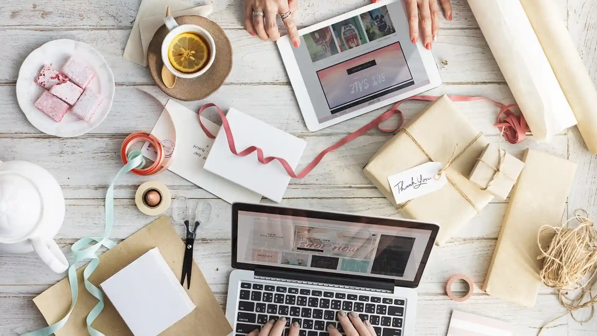 Hochsensible Selbstständige, Laptop mit Kaffeetasse